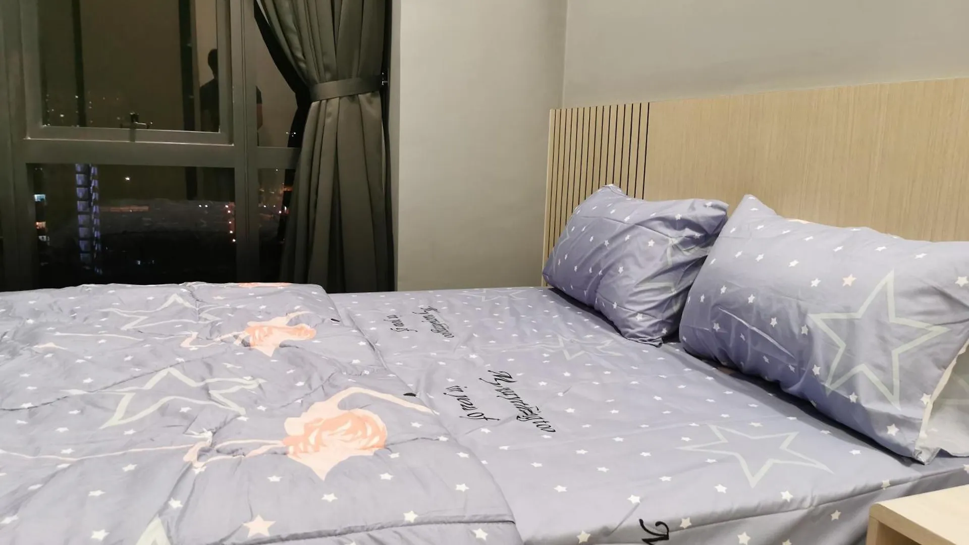 Apartament Revo Aurora Place, Pavilion 2, 5 Minutes To Axiata Arena Bukit Jalil Free Wifi By De Harlequins Guesthouse Kuala Lumpur Malezja