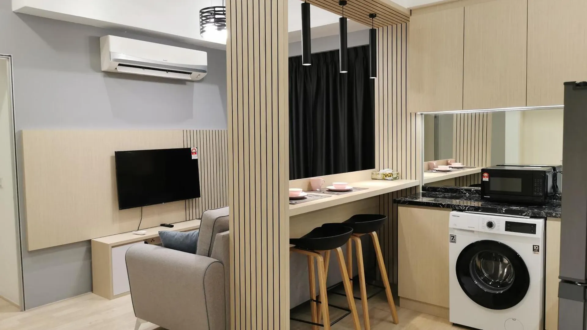 Apartament Revo Aurora Place, Pavilion 2, 5 Minutes To Axiata Arena Bukit Jalil Free Wifi By De Harlequins Guesthouse Kuala Lumpur