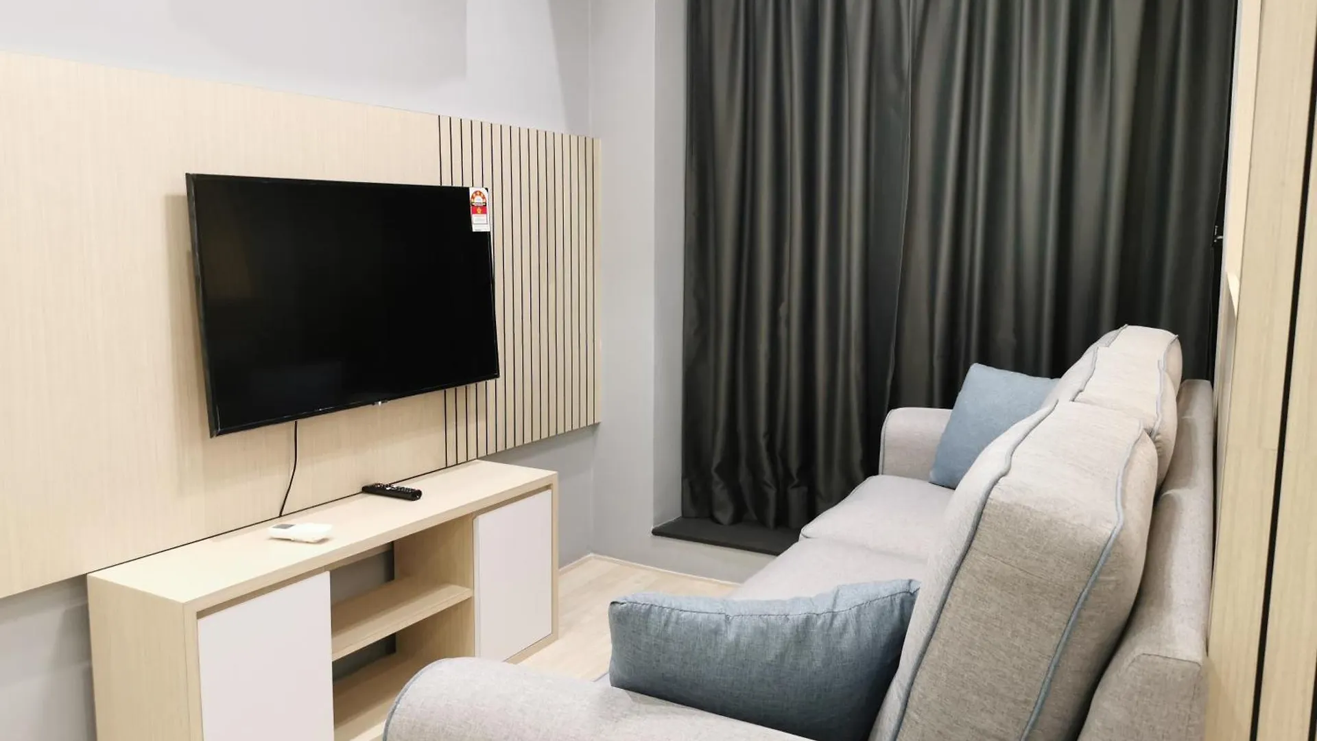 Apartament Revo Aurora Place, Pavilion 2, 5 Minutes To Axiata Arena Bukit Jalil Free Wifi By De Harlequins Guesthouse Kuala Lumpur