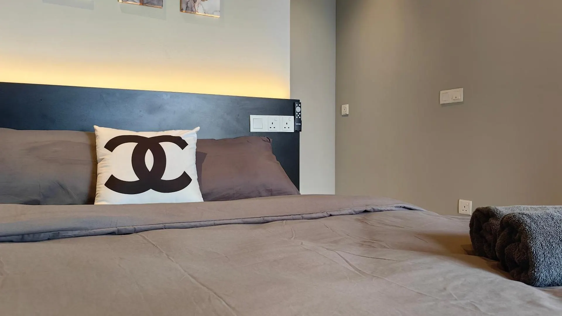 Apartament Revo Aurora Place, Pavilion 2, 5 Minutes To Axiata Arena Bukit Jalil Free Wifi By De Harlequins Guesthouse Kuala Lumpur