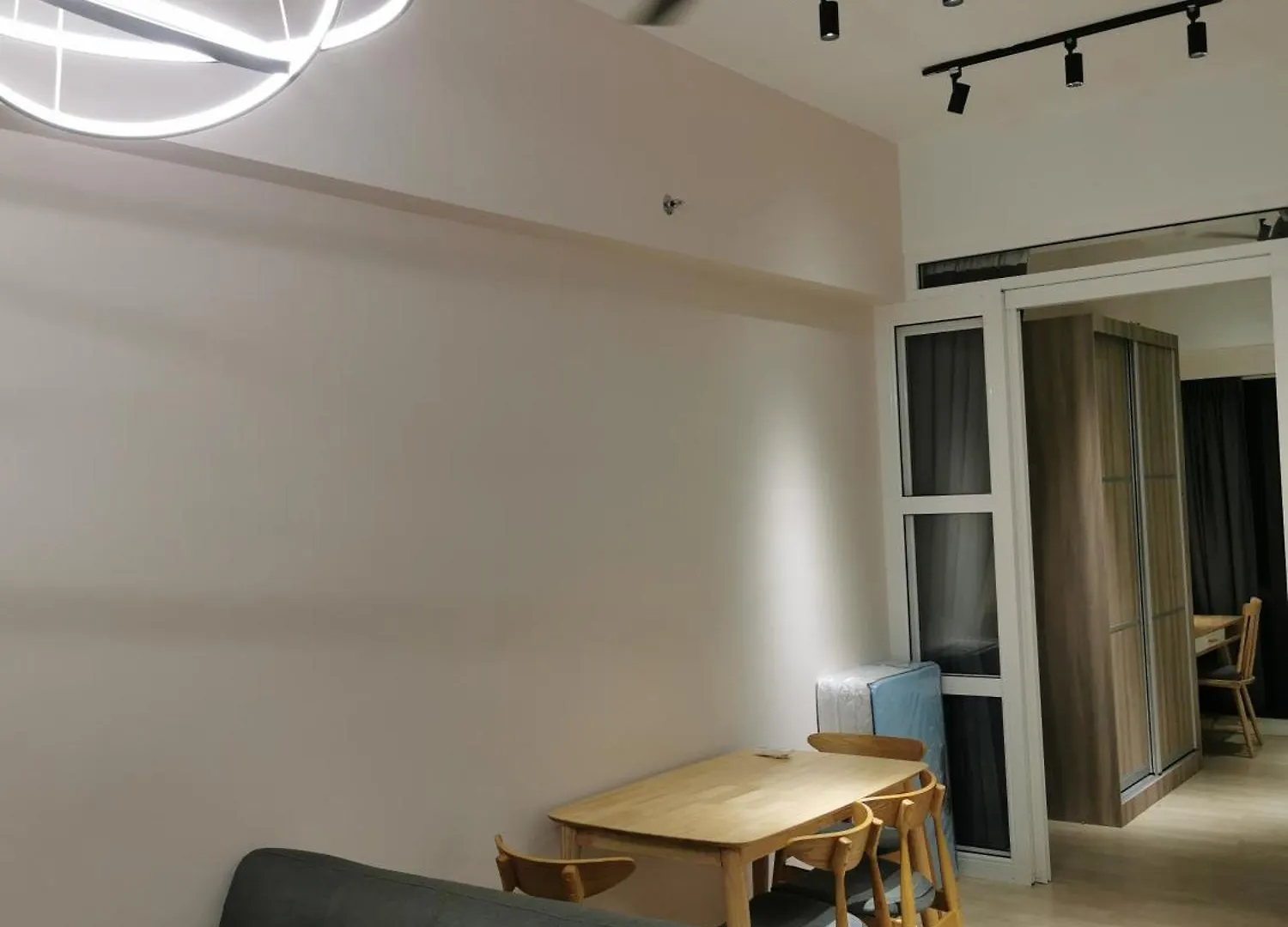 Revo Aurora Place, Pavilion 2, 5 Minutes To Axiata Arena Bukit Jalil Free Wifi By De Harlequins Guesthouse Kuala Lumpur