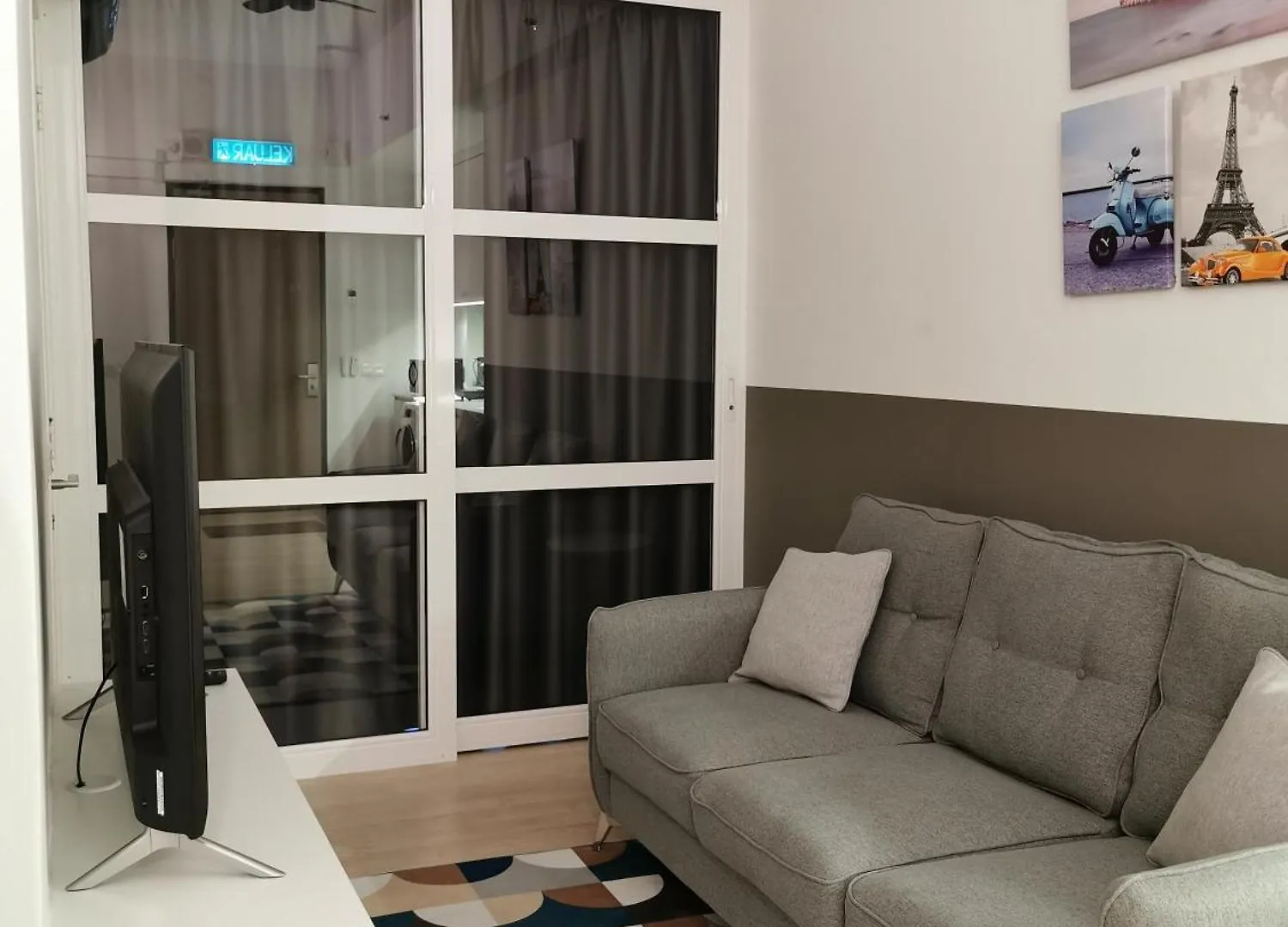 Apartament Revo Aurora Place, Pavilion 2, 5 Minutes To Axiata Arena Bukit Jalil Free Wifi By De Harlequins Guesthouse Kuala Lumpur